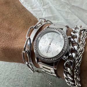 Men’s Fashion Jewelry Stainless Steel Watch And Bracelets All Stainless.